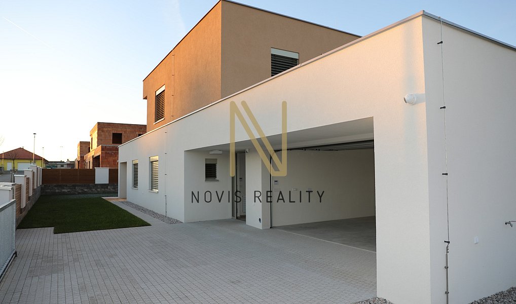 Prodej domu 233 m² s pozemkem 734 m², Klatovy – náhled fotky 12