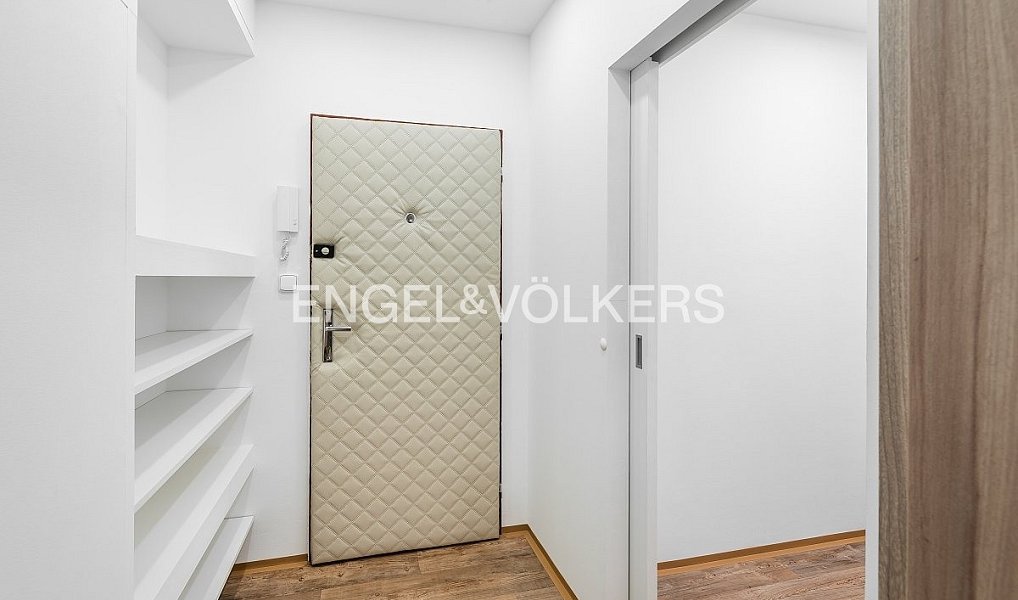 Pronájem bytu 3+kk 88 m², Praha – náhled fotky 9