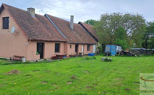 Prodej domu 188 m² s pozemkem 2 374 m², Lesná, okres Pelhřimov