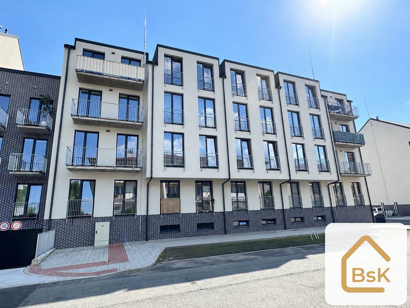 Pronájem bytu 1+kk 44 m² — photo 2