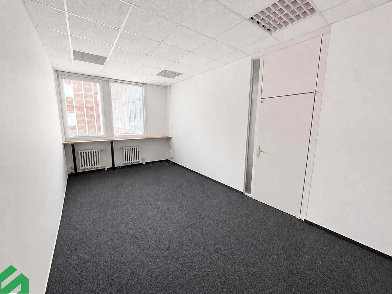 Pronájem kanceláře 18 m² – fotografie 4
