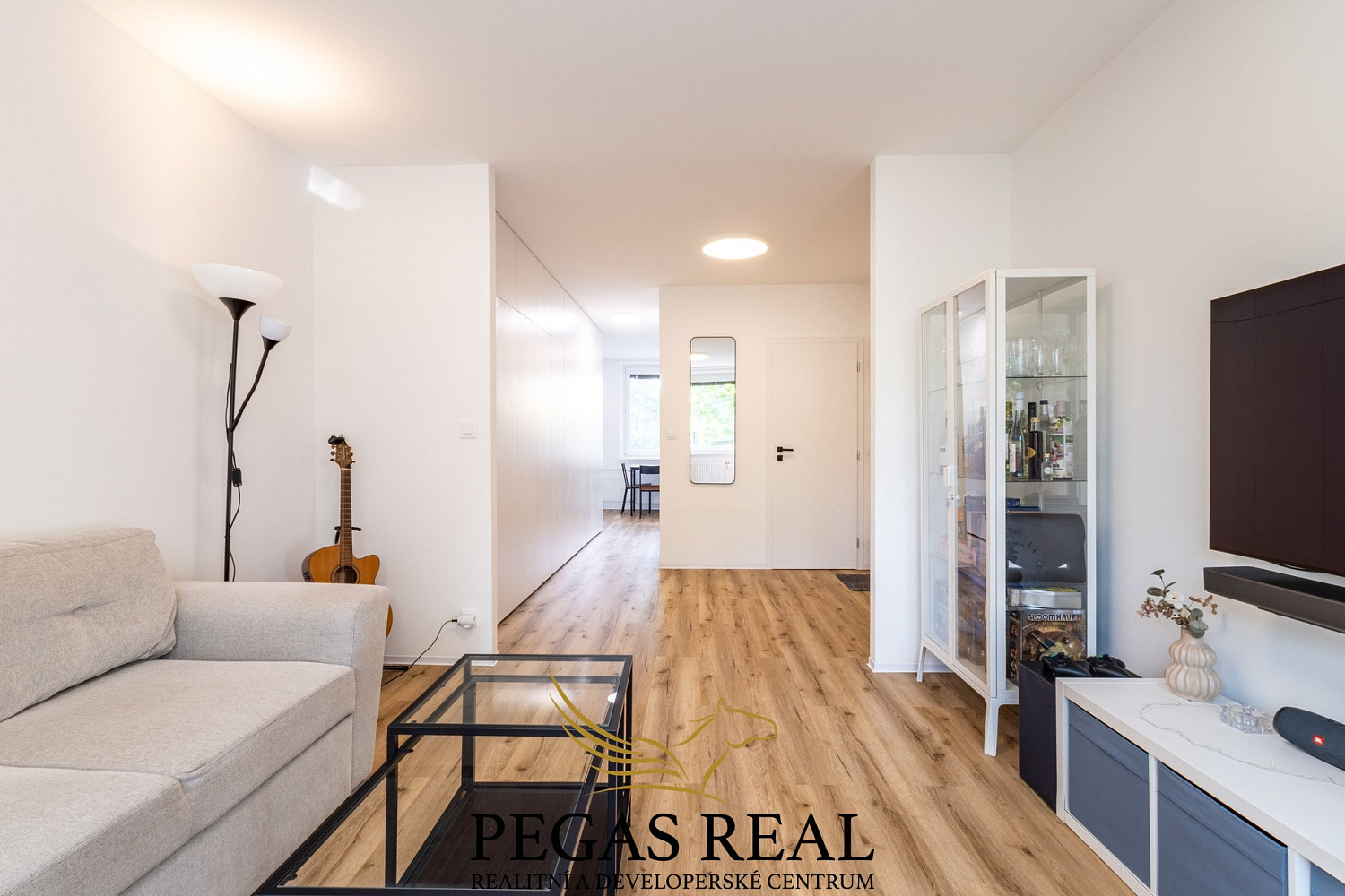 Pronájem bytu 2+kk 50 m² – pohled 4