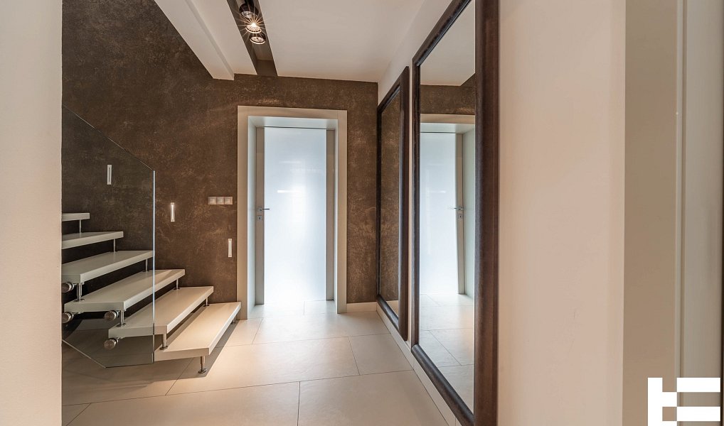 Prodej domu 227 m² s pozemkem 513 m², Zeleneč – náhled fotky 45