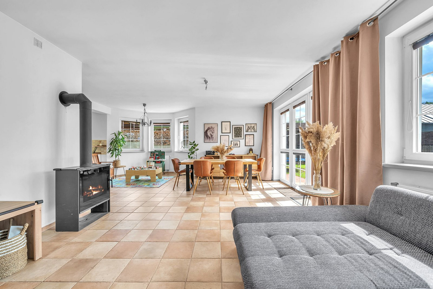 Prodej domu 139 m² s pozemkem 535 m² – fotografie 2