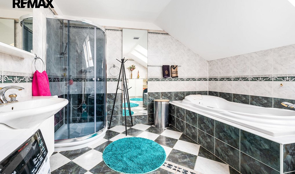 Prodej domu 320 m² s pozemkem 3 335 m², Deštná – náhled fotky 3