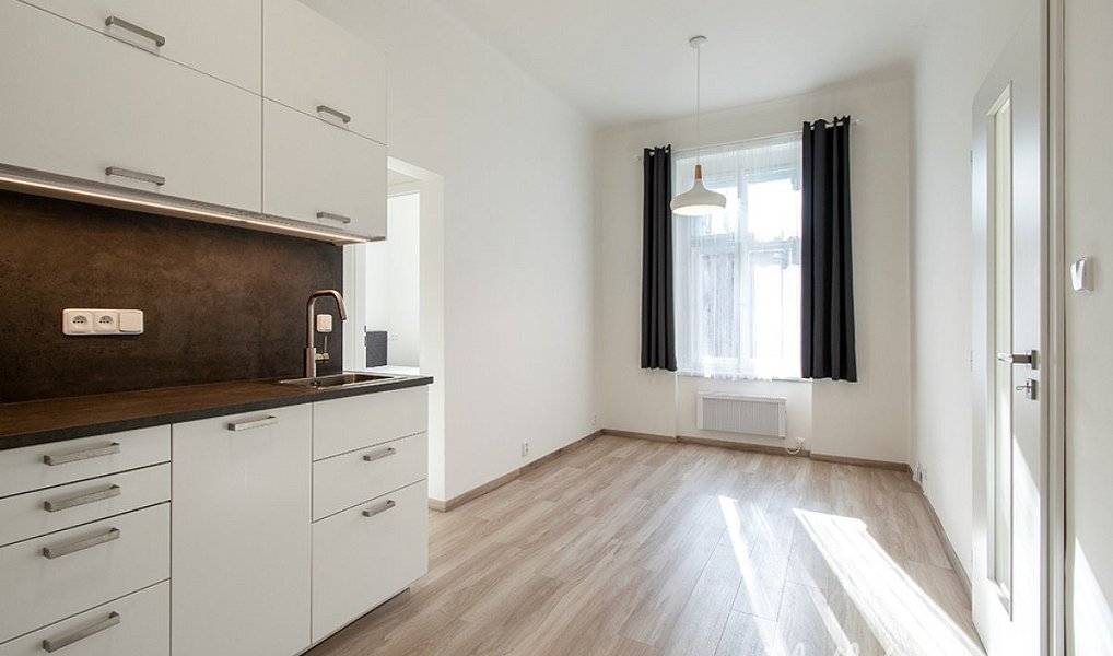 Pronájem bytu 2+kk 40 m², Praha – náhled fotky 2