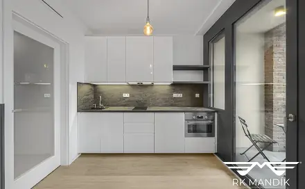 Pronájem bytu 1+kk 28 m²