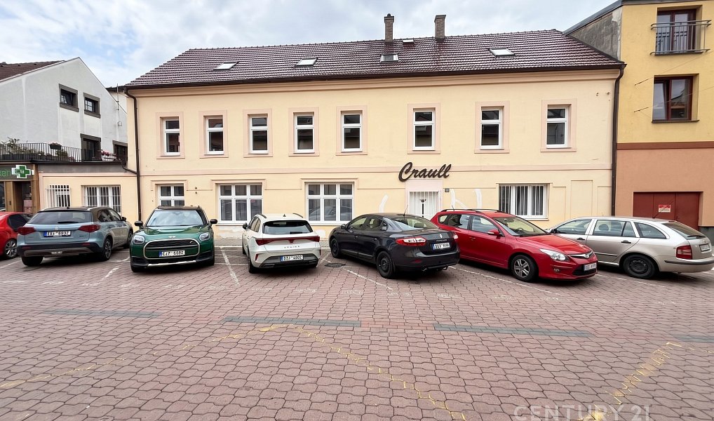 Pronájem komerčního prostoru, 428 m², Kladno
