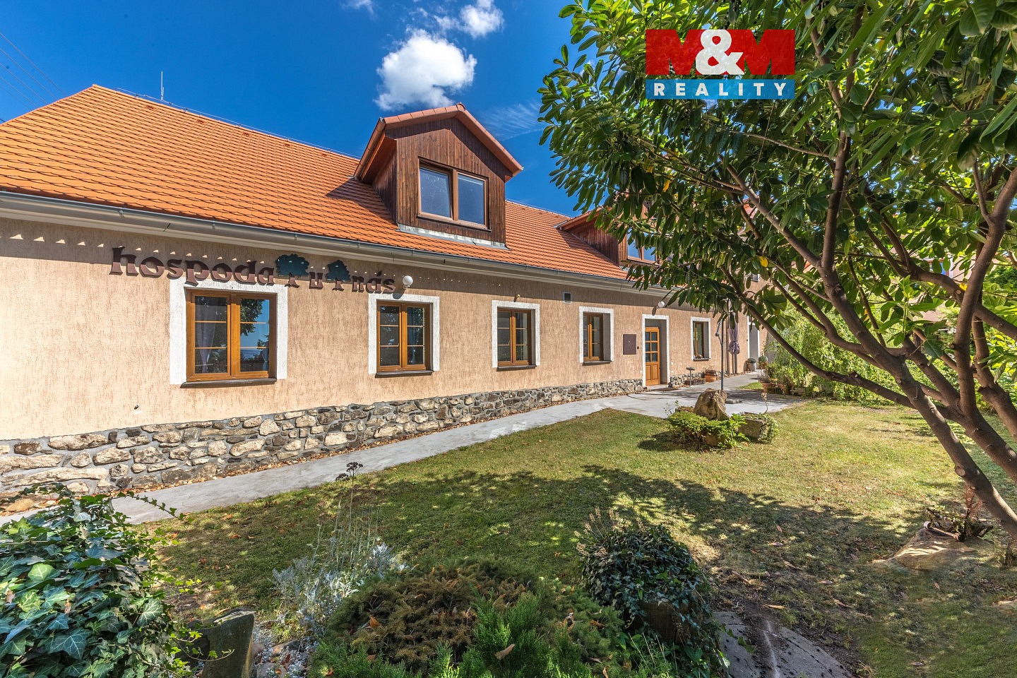 Prodej ubytovacího objektu 1 015 m²