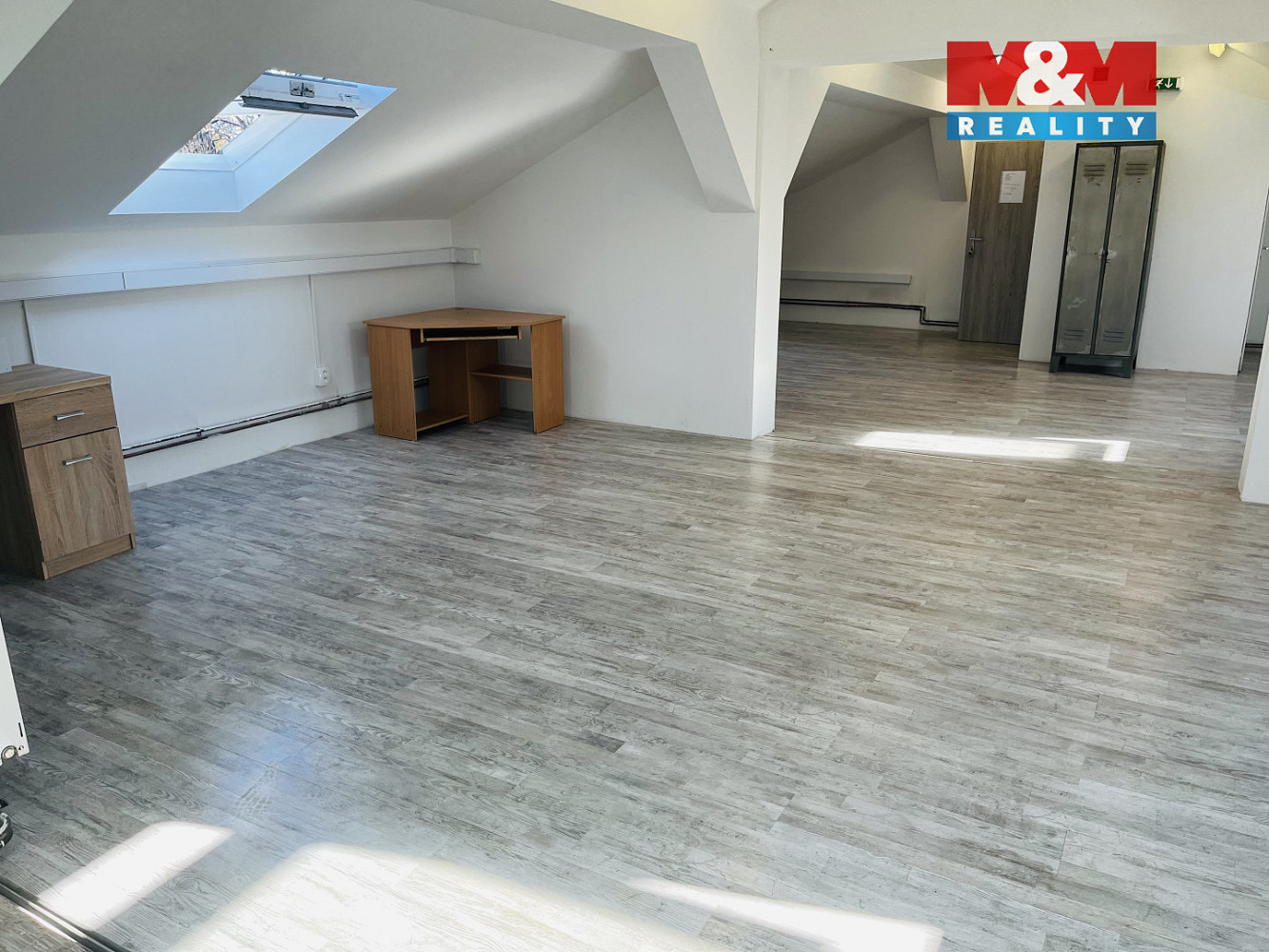 Pronájem kanceláře 101 m² — photo 2