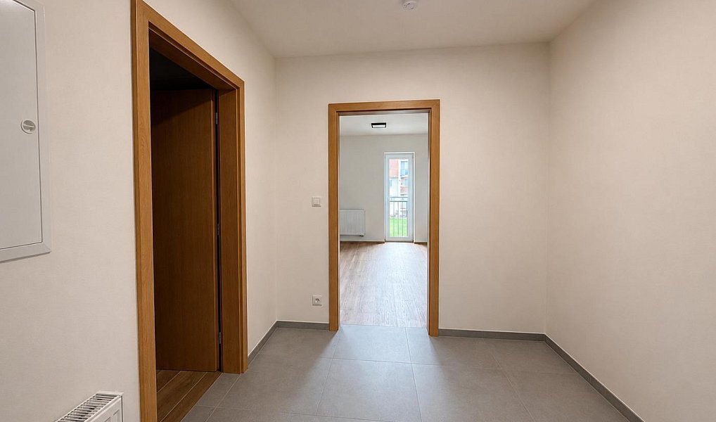 Pronájem bytu 2+kk 74 m², Úherce – náhled fotky 11