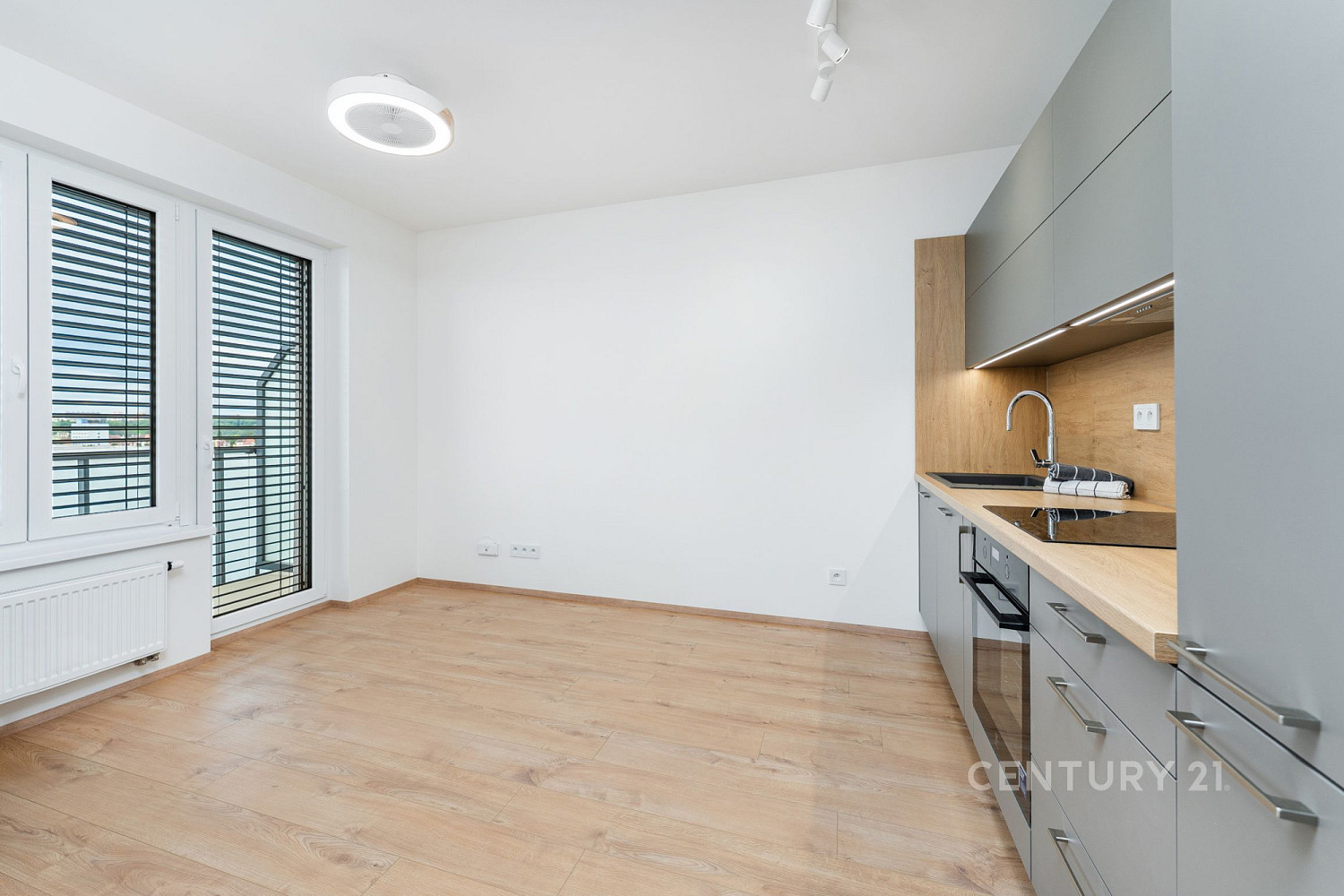 Prodej bytu 1+kk 28 m² — photo 3