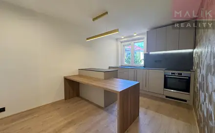 Prodej bytu 2+1 68 m², Masarykova, Ostrov, okres Karlovy Vary