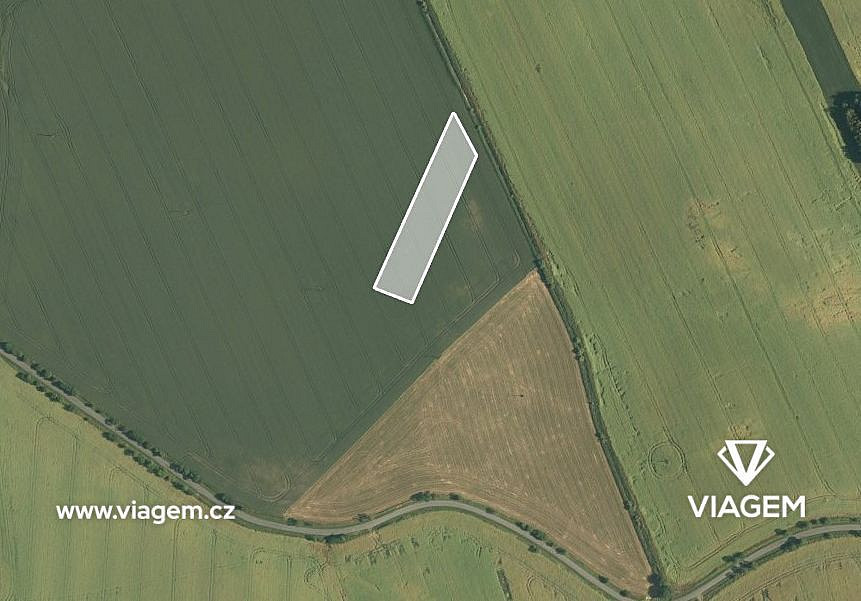 Prodej pole 2 252 m²