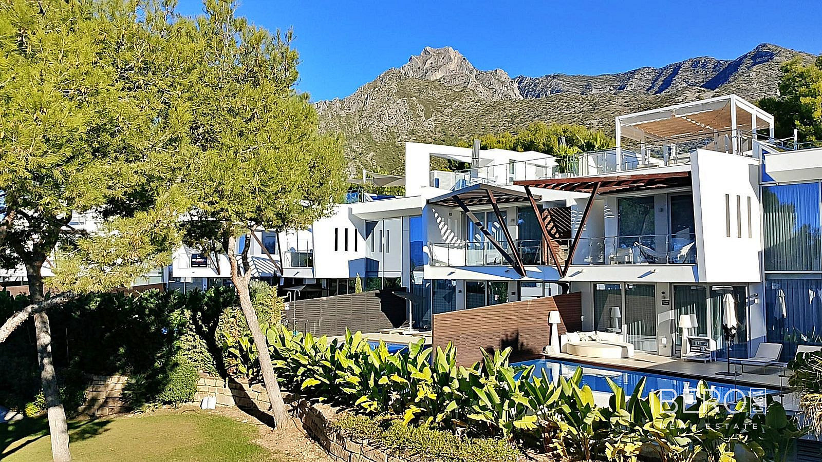Prodej domu 665 m² s pozemkem 665 m²