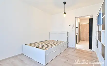 Pronájem bytu 1+1 24 m², Na Vyhlídce, Rosice, okres Brno-venkov