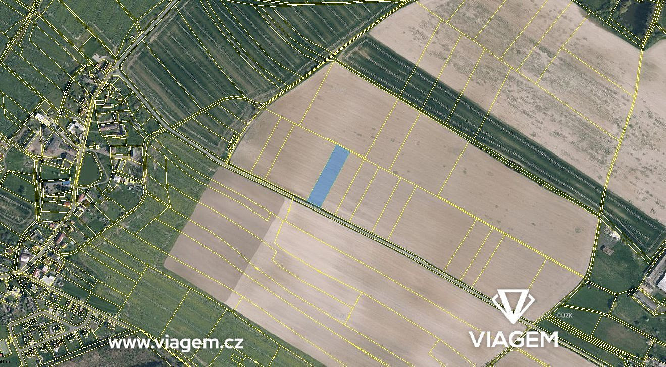 Prodej pole 1 007 m²