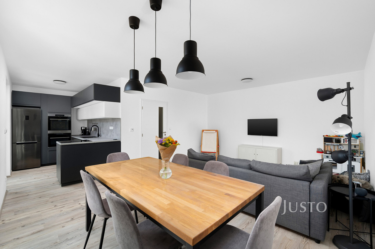 Prodej domu 136 m² s pozemkem 213 m² – fotografie 2