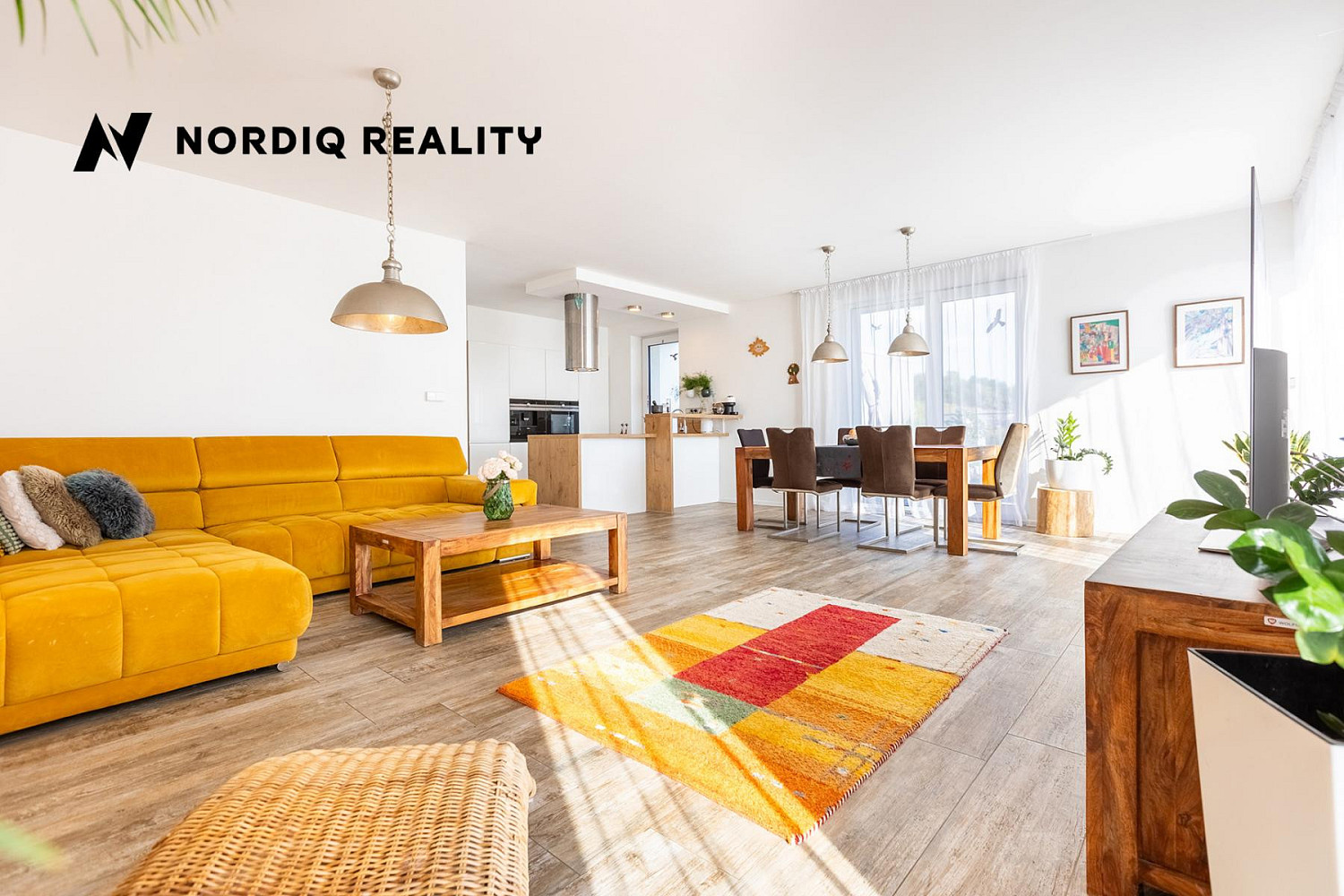 Prodej domu 171 m² s pozemkem 1 243 m² – fotografie 2