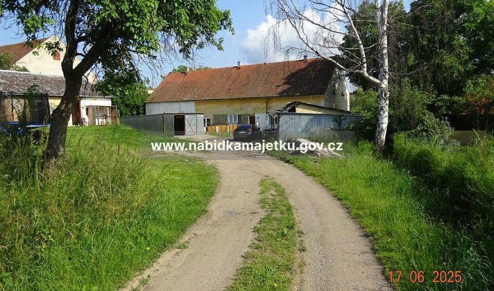Prodej zahrady 687 m², Planá – náhled fotky 2