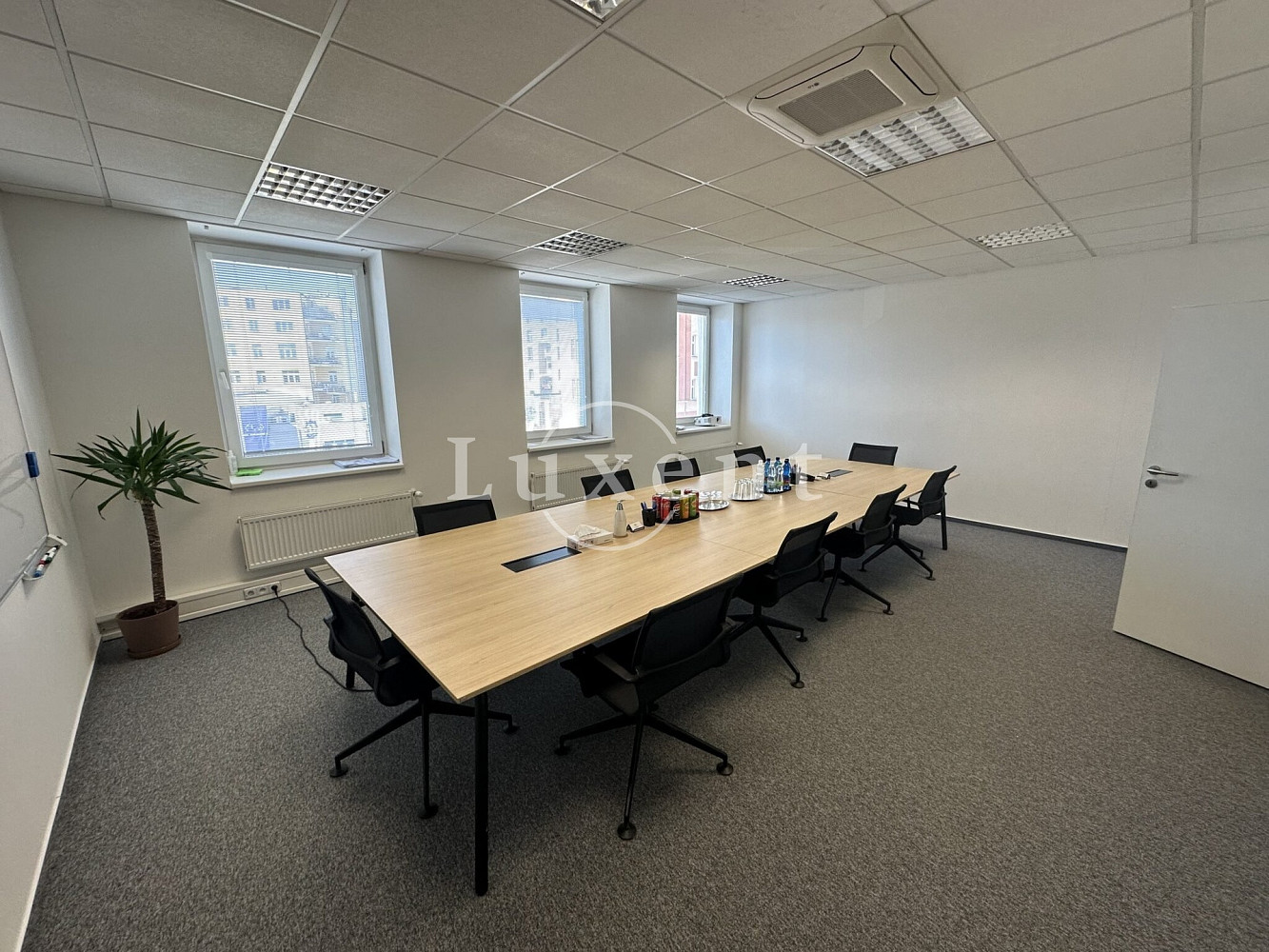 Pronájem kanceláře 191 m²