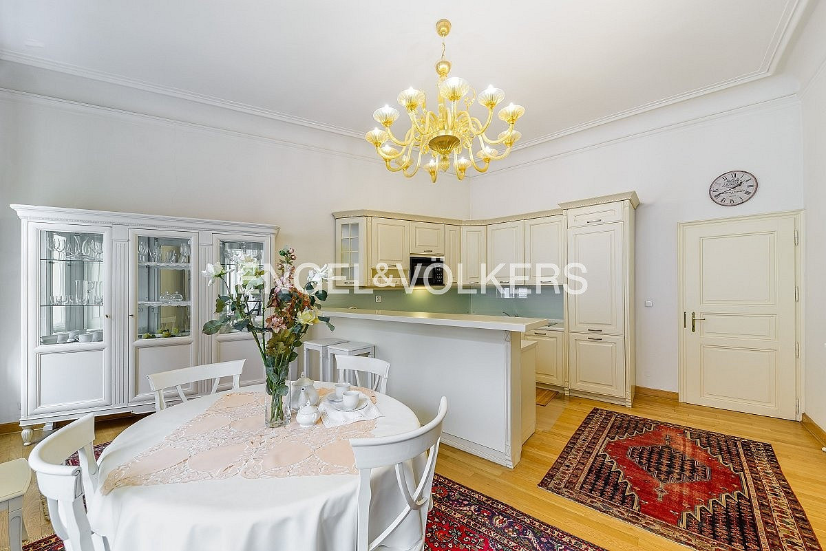 Pronájem bytu 4+kk 120 m² — photo 2
