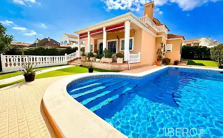 Prodej domu 440 m² s pozemkem 800 m², La Mata, Španělsko