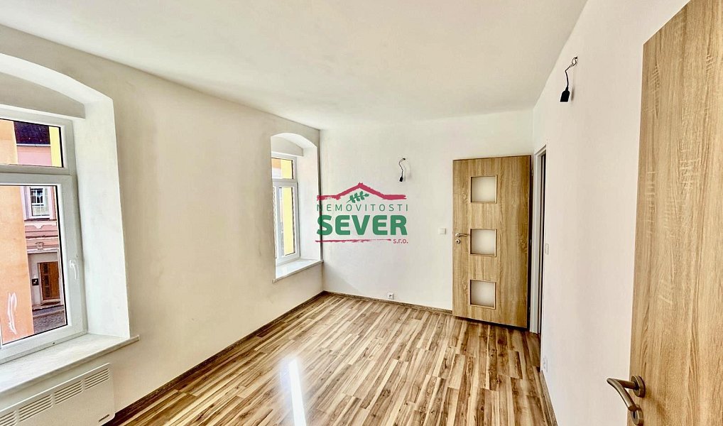 Prodej domu 571 m² s pozemkem 158 m², Luby – náhled fotky 20