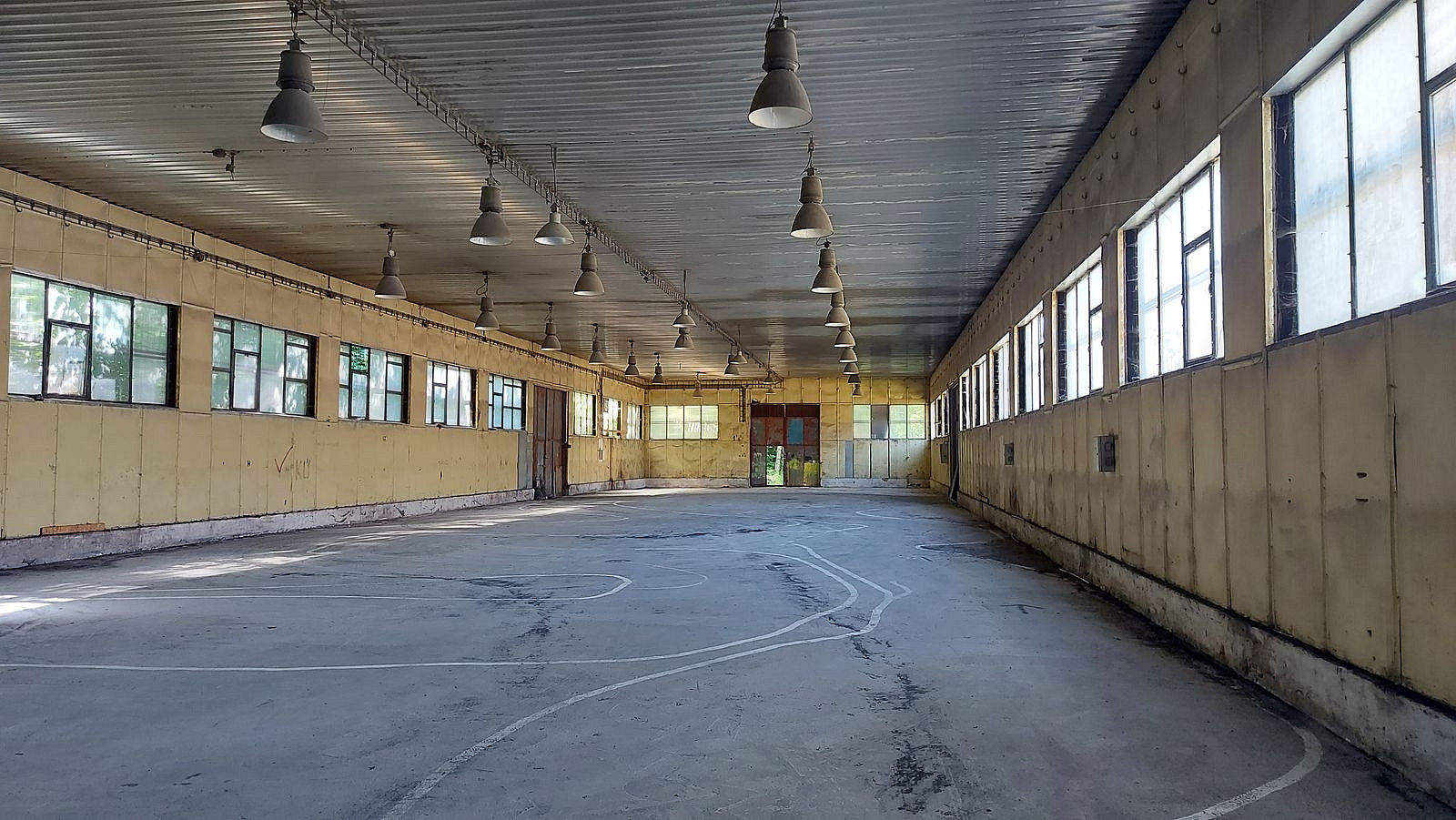 Pronájem skladovacích prostor 912 m²
