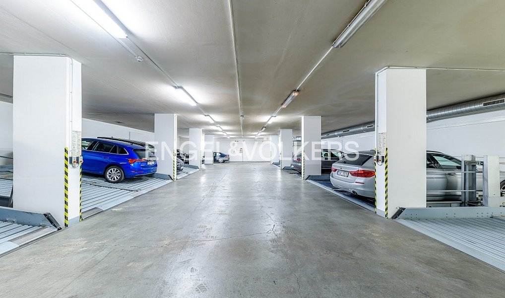 Pronájem bytu 6+kk 204 m², Praha – náhled fotky 19