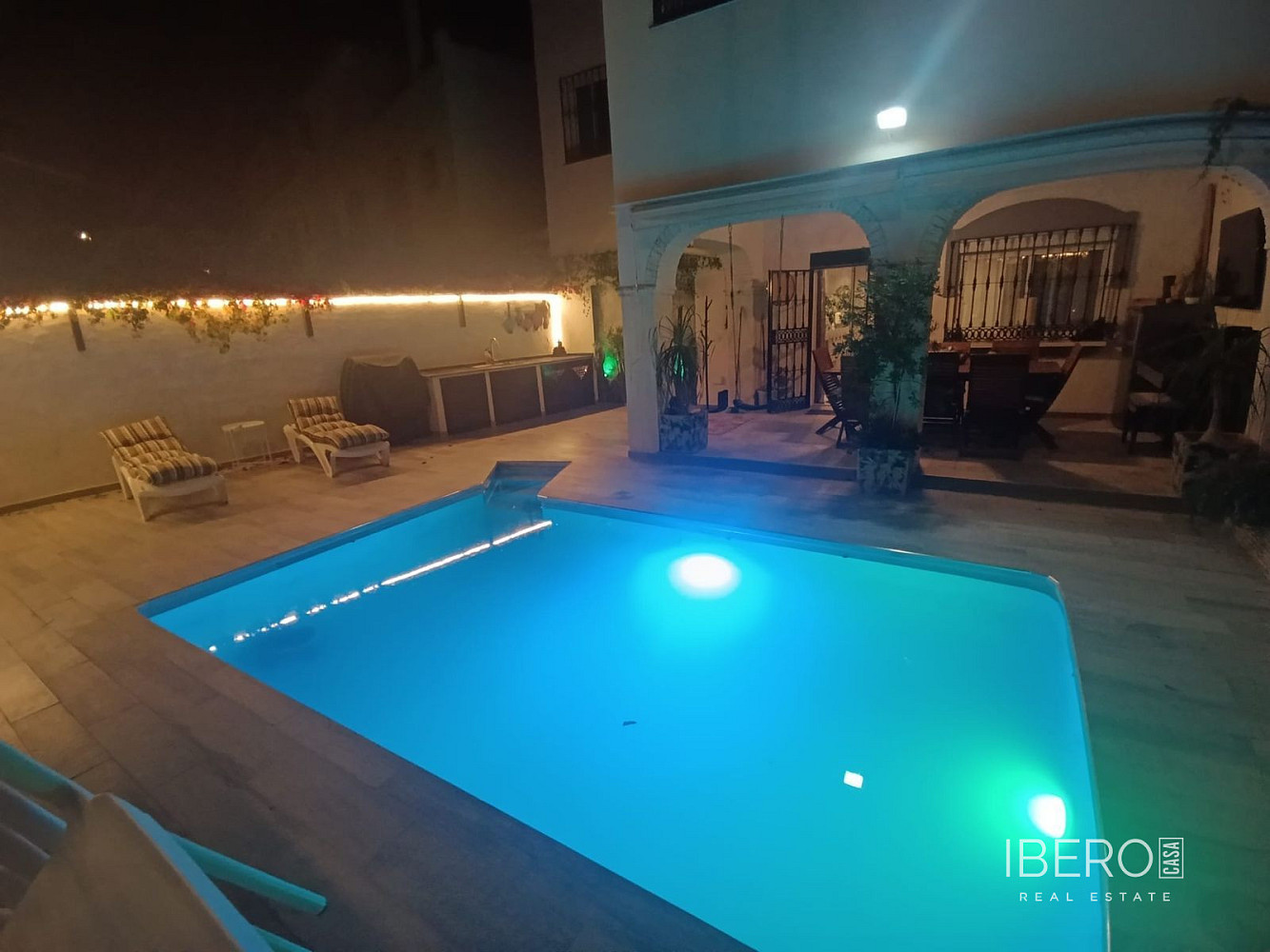 Prodej domu 240 m² s pozemkem 150 m² - Widok 5
