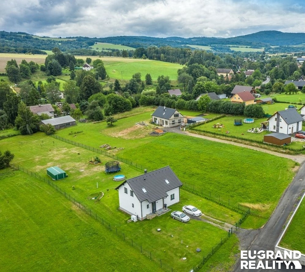 Prodej stavebního pozemku 2 004 m²