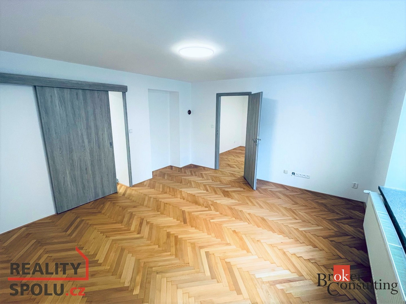 Pronájem bytu 2+1 63 m² – fotografie 3