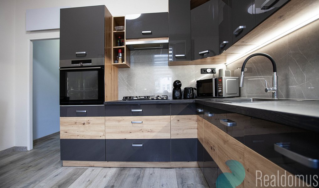 Prodej bytu 2+1 75 m², Karlovy Vary – náhled fotky 5