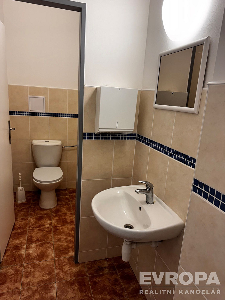 Pronájem kanceláře 27 m² – fotografie 5