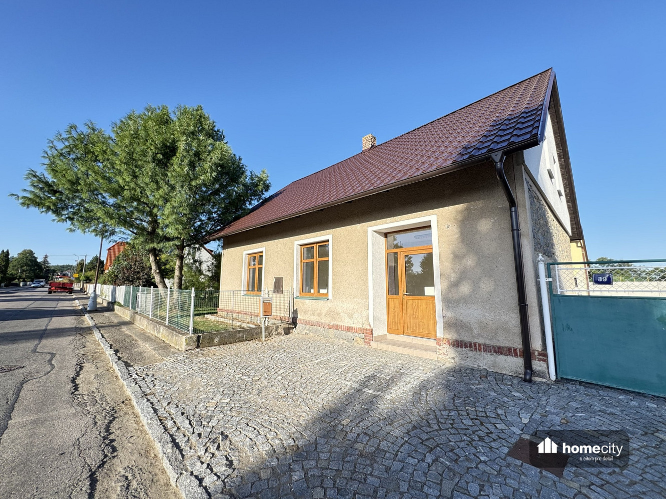 Pronájem obchodních prostor 89 m²