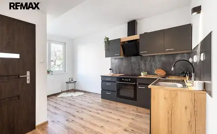 Prodej bytu 2+1 58 m², Průběžná, České Budějovice - České Budějovice 3