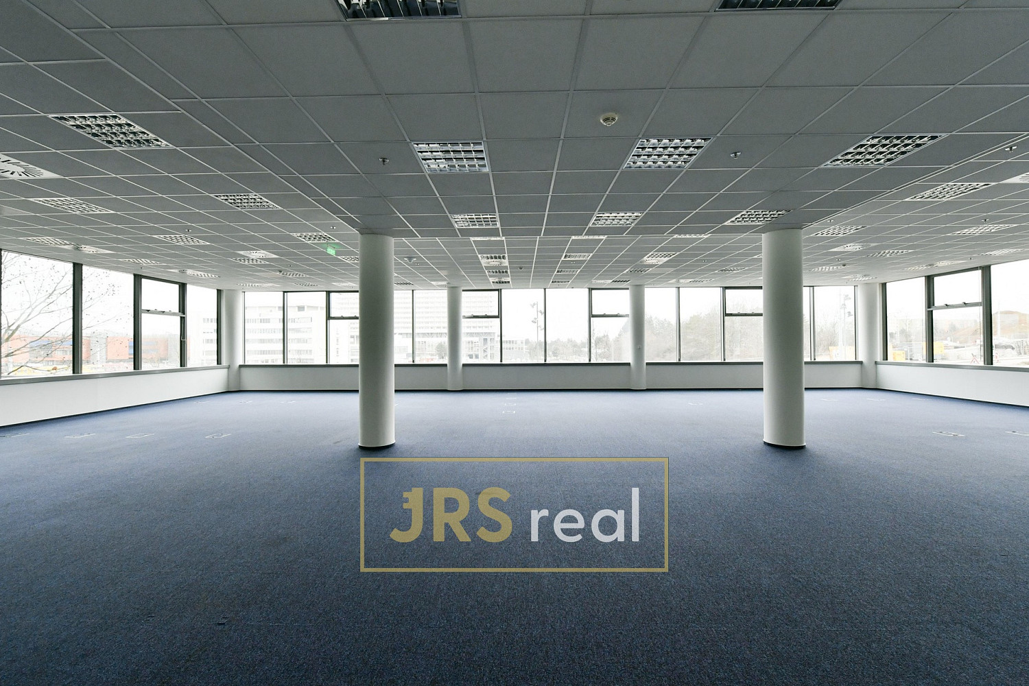 Pronájem kanceláře 887 m² — photo 2