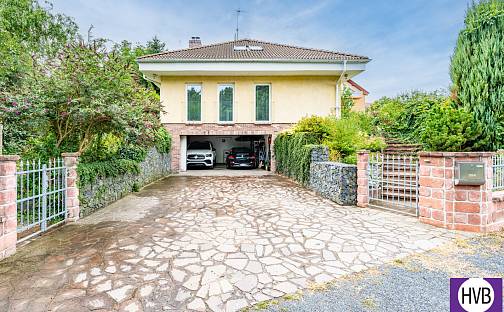 Prodej domu 333 m² s pozemkem 600 m², Pod Strání, Podolanka, okres Praha-východ