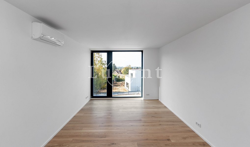 Prodej domu 350 m² s pozemkem 1 069 m², Velké Popovice – náhled fotky 15
