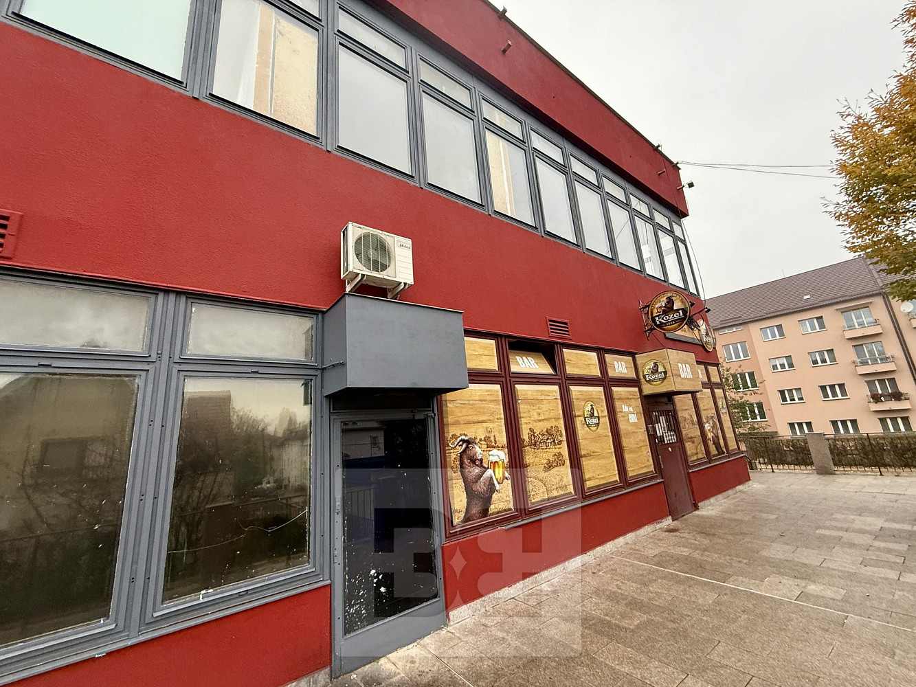 Pronájem obchodních prostor 150 m²