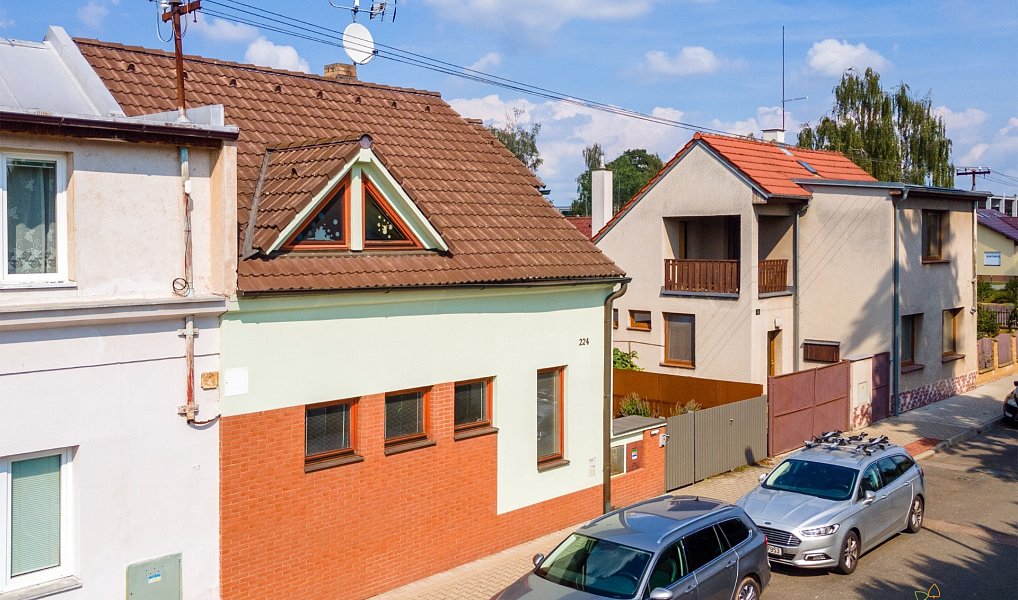Prodej domu 200 m² s pozemkem 627 m², Pardubice – náhled fotky 2