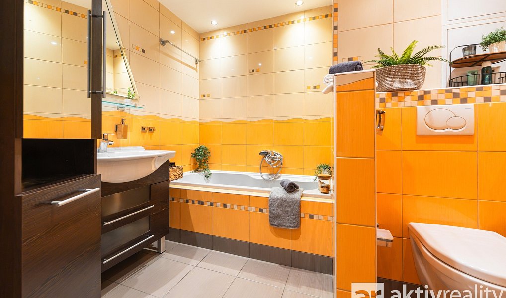 Prodej bytu 4+1 95 m², Praha – náhled fotky 18