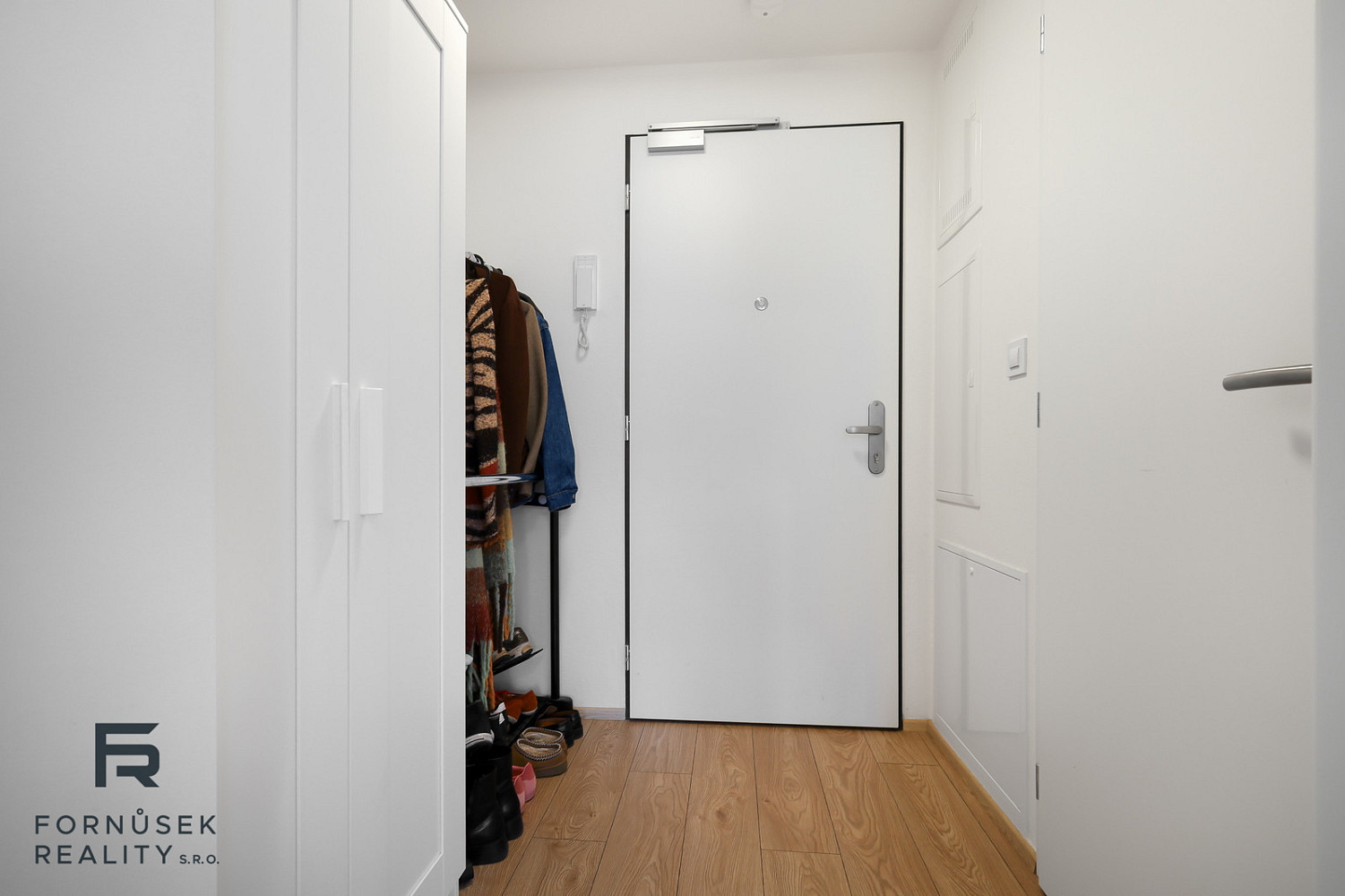 Pronájem bytu 1+kk 37 m² – pohled 6