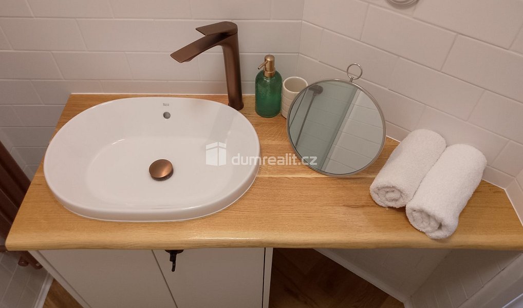 Pronájem bytu 1+kk 20 m², Karlovy Vary – náhled fotky 23