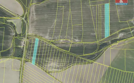 Prodej pole 8 539 m², Lážovice, okres Beroun