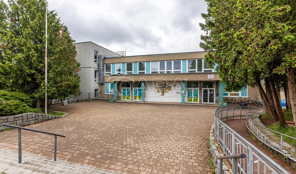 Prodej bytu 2+1 88 m², Praha – náhled fotky 33