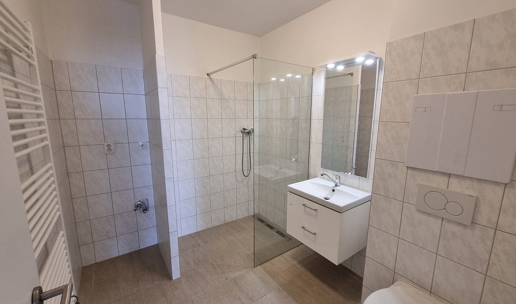 Pronájem bytu 2+kk 61 m², Náchod – náhled fotky 12