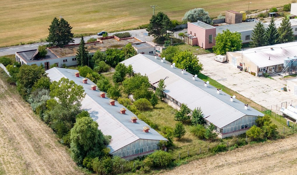 Prodej výrobních prostor 3 347 m², Žatec – náhled fotky 9