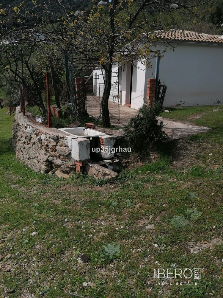 Prodej domu 88 m² s pozemkem 25 000 m²